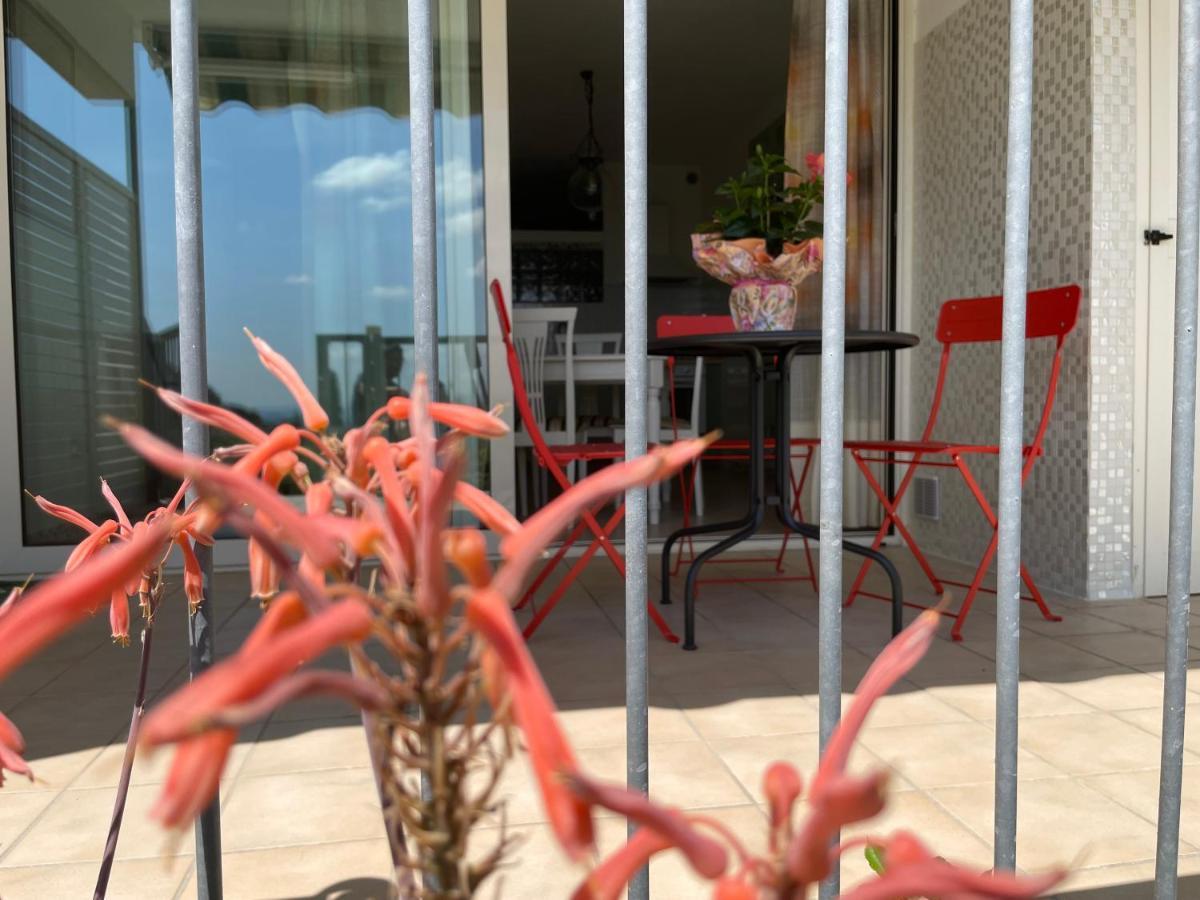 Apartamento A Casa Di Silvia Gambassi Terme Exterior foto